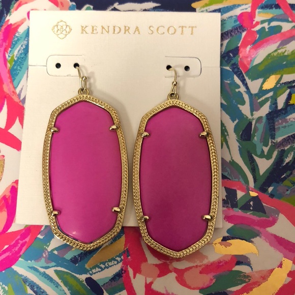 Kendra Scott Magenta Danielle’s - Picture 3 of 3